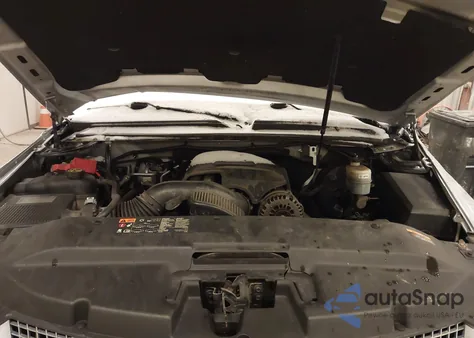 2013 Cadillac Escalade Esv Premium z USA, uszkodzony, nr VIN 1GYS4JEF3DR102324